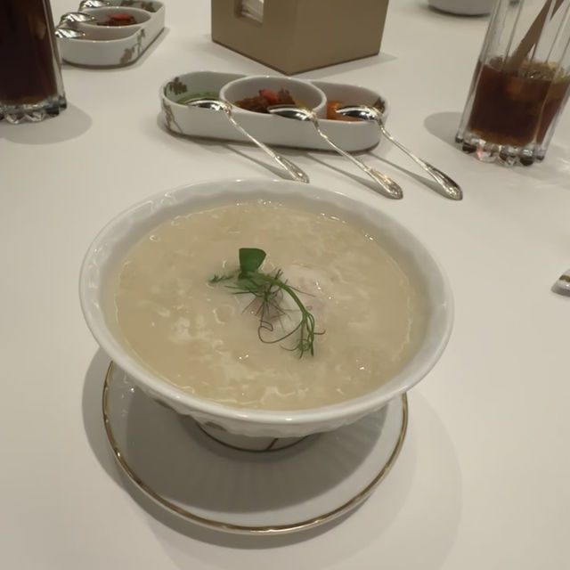 澳門美食探秘｜上葡京御花園：兩億打造的黑珍珠餐廳體驗