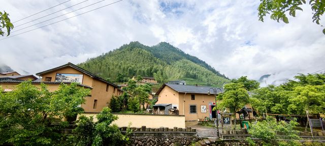 舉淤口偶遇：一場雨將村落洗成了詩的模樣