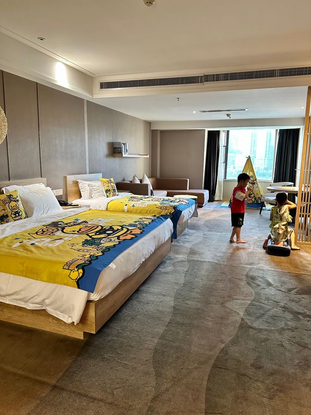 重慶一個神奇嘅江景酒店，私藏兩個打卡點