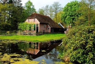Lost in a Fairytale | Giethoorn, the Netherlands
