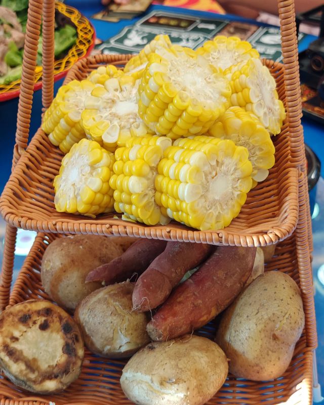 西昌唐園，一個有歌有舞有風景有美食嘅地方。