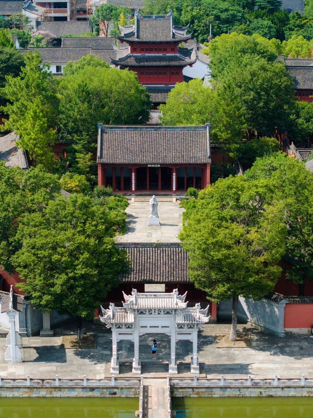 海寧鹽官｜潮聲與樂聲交織的千年江南秘境