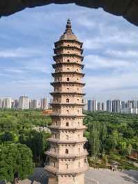 太原地標，古塔與牡丹的絕美邂逅