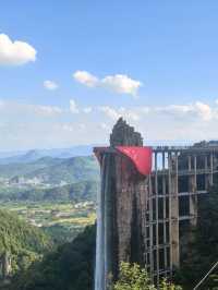 廣東韶關雲門山高空玻璃橋邂逅絕美瀑布