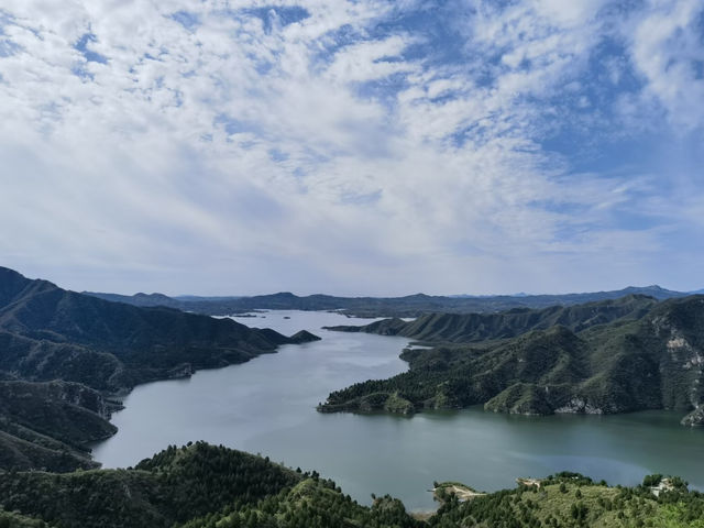 阜平深秋藏着個「彩虹仙境」！這處北方秘境再不去就要等明年