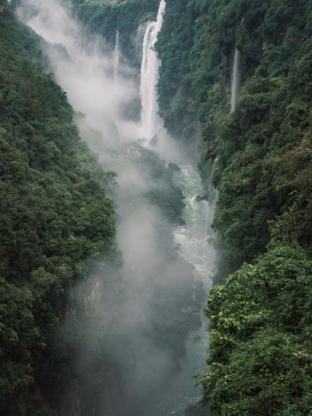 地球最美裂縫！喀斯特地貌封神之作！貴州你深藏不露啊