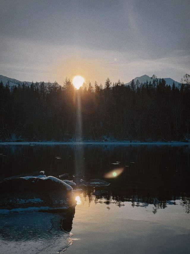 新疆阿勒泰喀納斯冰雪仙境｜初雪飄落美到窒息