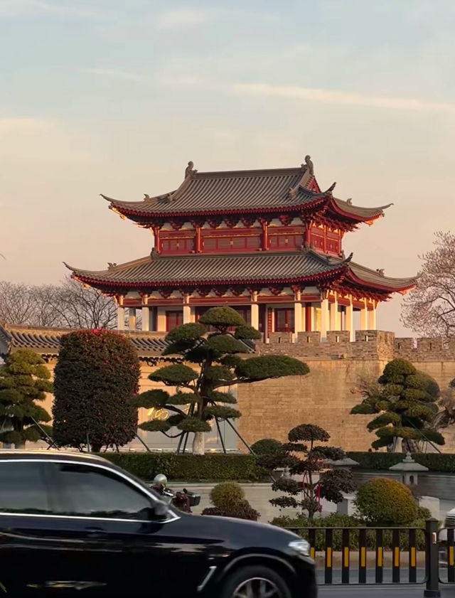 從千年古街到潮玩夜市，這份旅拍攻略藏著城市密碼