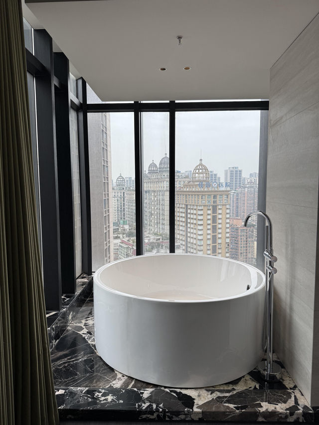 洲際旗下洲至奢選TFT酒店，51層雲端躺看兩江四岸