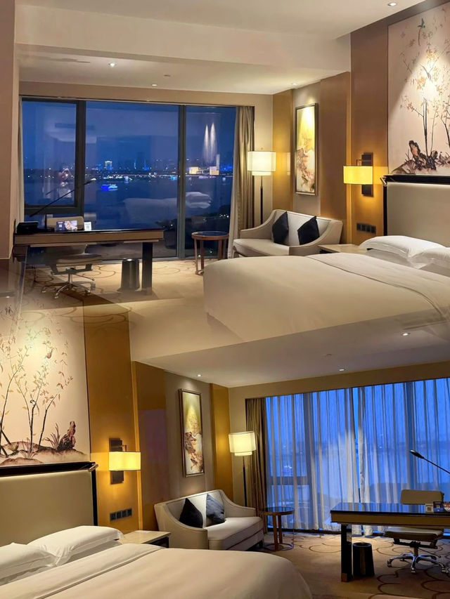 武漢江景天花板住希爾頓躺著看兩江交匯,下個樓就是江漢關! 武漢江景天花板住希爾頓躺著看兩江交匯,下個樓就是江漢關!