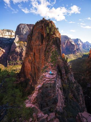 Customizable car and hotel packages! Depart from Los Angeles for a private car tour of the American West