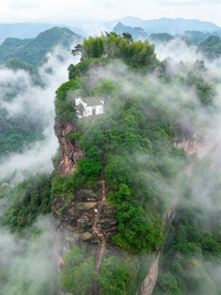 「家業」に従って斉雲山を訪れたら、本当に仙侠ドラマの世界に迷い込んだようでした