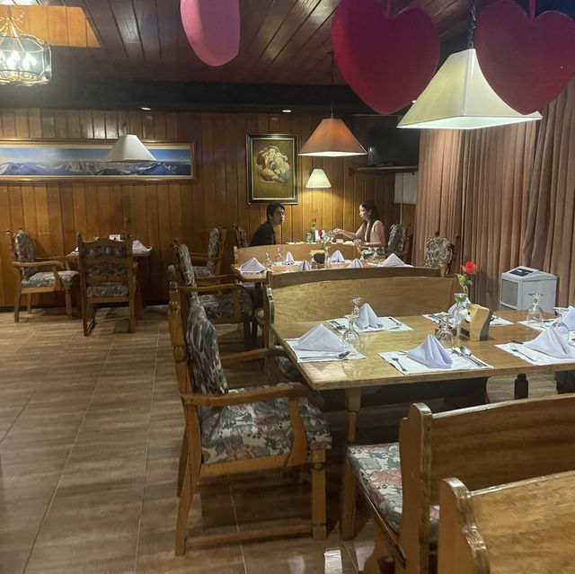 필리핀에서 만나기 쉽지 않은 후레쉬토마토 소스 “Luzern Steakhouse”