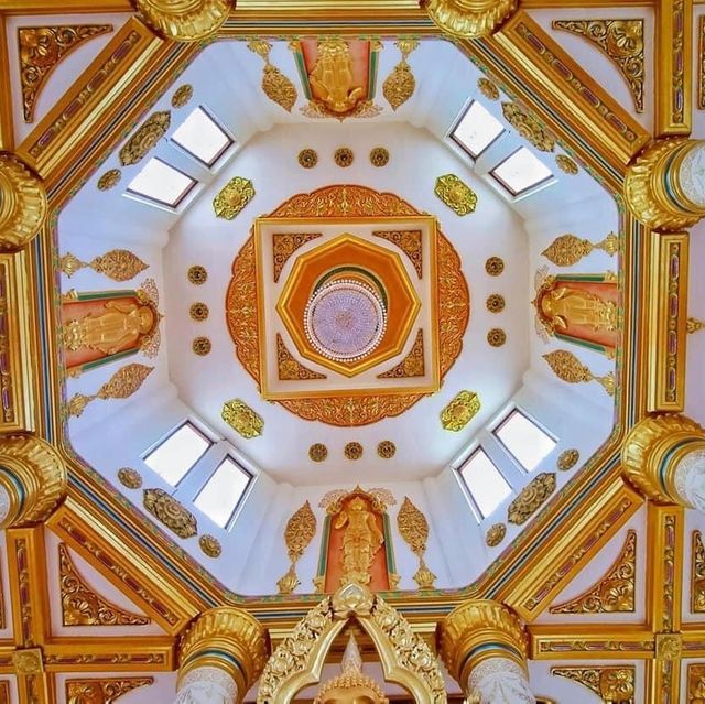 วัดแสนสุข วัดสวยชลบุรี