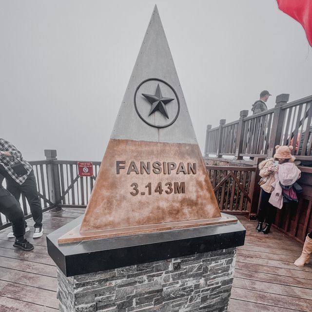 พิชิตยอดเขาฟานซิปัน (Fansipan Mountain)🏔️