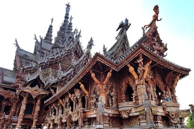ปราสาทสัจธรรม พัทยา ชลบุรี