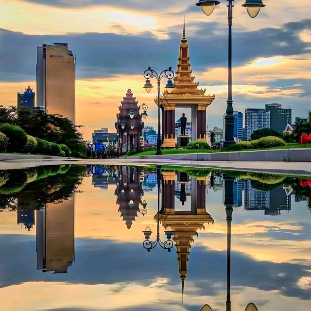 Phnom Penh and her monument...