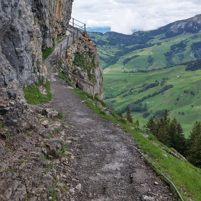 美的像明信片的瑞士懸崖餐廳-Berggasthaus Aescher