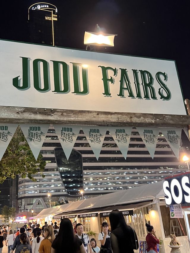 曼谷超人氣🤞🏻最旺路段👏🏻Jodd Fairs❣️