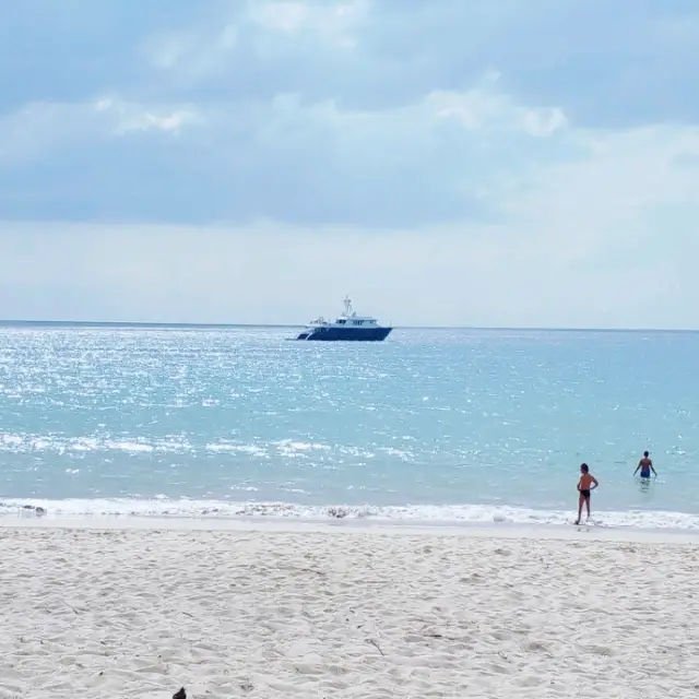 หาดลายัน ชายหาดแห่งความสงบ ที่แท้ทรู