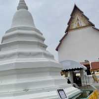 เที่ยววัดเก่าไหว้พระศักดิ์สิทธิ์ที่สุพรรณบุรี