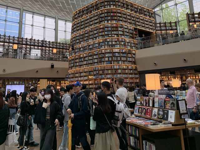 韓国　韓国観光スポット　圧倒されるピョルマダン図書館！