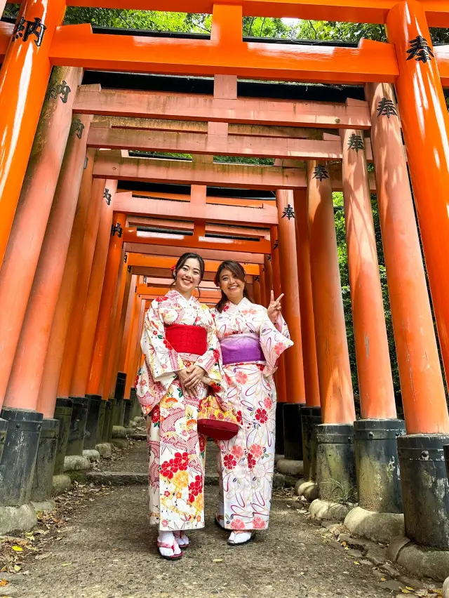 A trip to Fushimi Inari Temple in Kimono