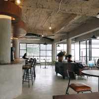 Sipping Bar - chill coffee in central of a Hanoi's lake