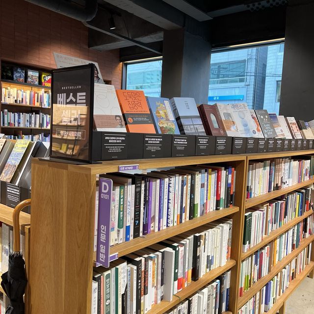 다양한 테마가 있는 북카페, 삼일문고📖 소개해드려요!