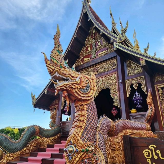 สิมอีสานไม้พันชาติ วัดสว่างหัวนาคำ