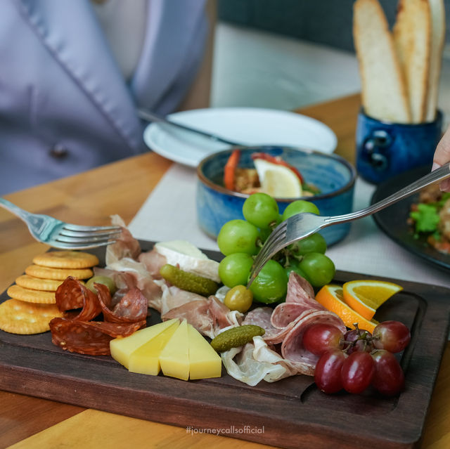 Hint Cafe & Eatery 