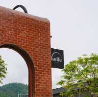 Koffe.Coffeebar  คาเฟ่สไตล์โมเดิร์นอังกฤษ