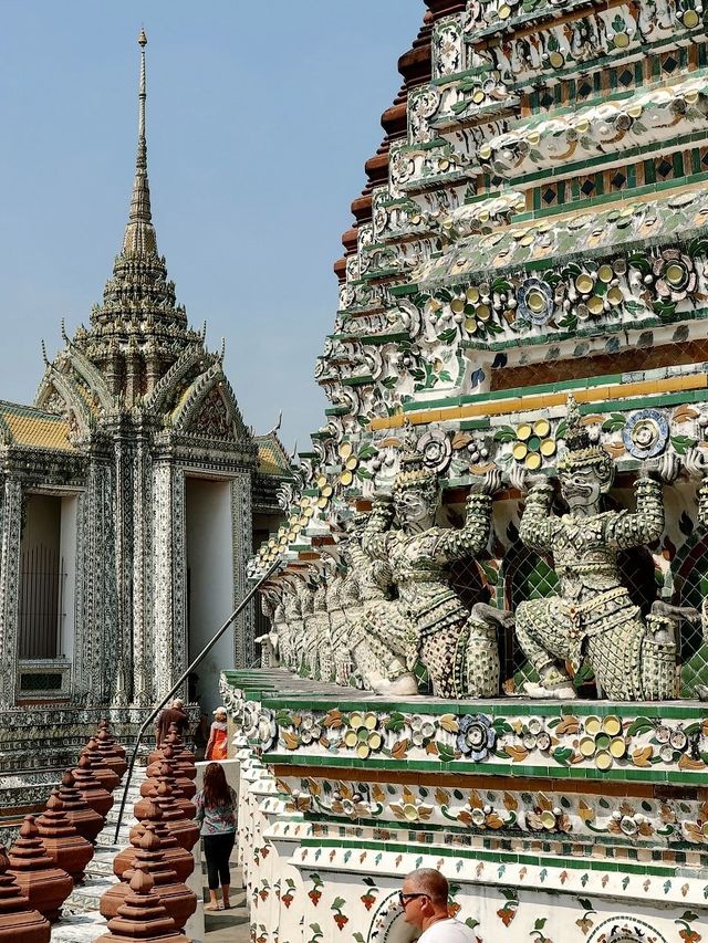 Beautiful details of Wat Arun