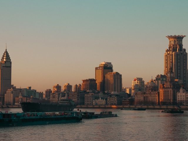 6am Views of The Bund, Shanghai🌅🌼💛