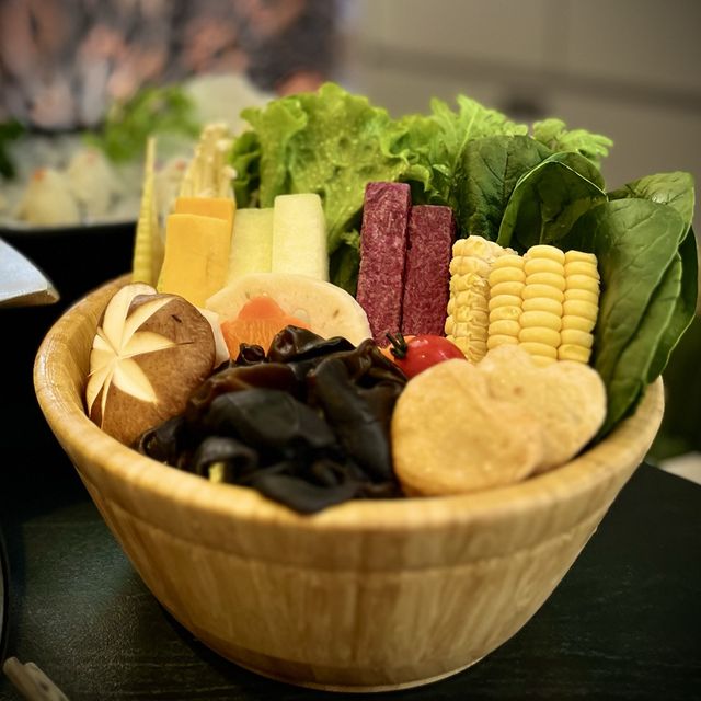 📍香港太古|湊湊甄選 · 湯底配料都係完美嘅火鍋體驗🍲 超可愛Q彈企鵝丸🐧 📍香港太古|湊湊甄選 · 湯底配料都係完美嘅火鍋體驗🍲 超可愛Q彈企鵝丸🐧