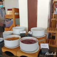 อาหารเช้า Sea View Coffee Shop ของโรงแรมการ์เดน ซีวิว รีสอร์ท