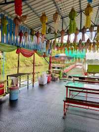 หาของกินกันที่ตลาดน้ำวัดท่าการ้อง พระนครศรีอยุธยา