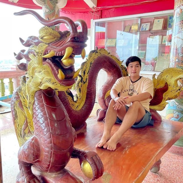 ศาลเจ้าพ่อเขาใหญ่ เกาะสีชัง