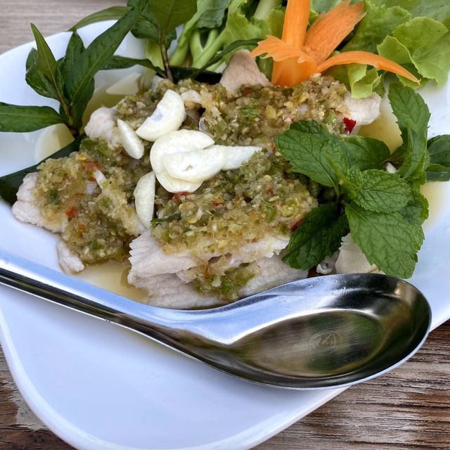 คาเฟ่ ร้านอาหาร ที่พัก ครบจบในที่เดียว