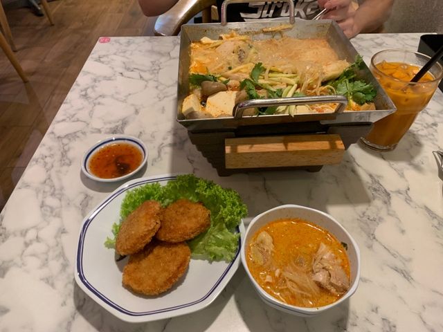 Go-Ang Pratunam Chicken Rice