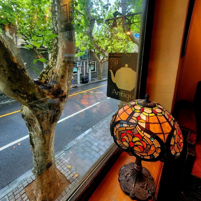 沈浸於古典情懷的咖啡店
