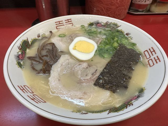 福岡・久留米。久留米の文化街で味わう夜間のみ営業する老舗ラーメン店『久留米屋ラーメン』