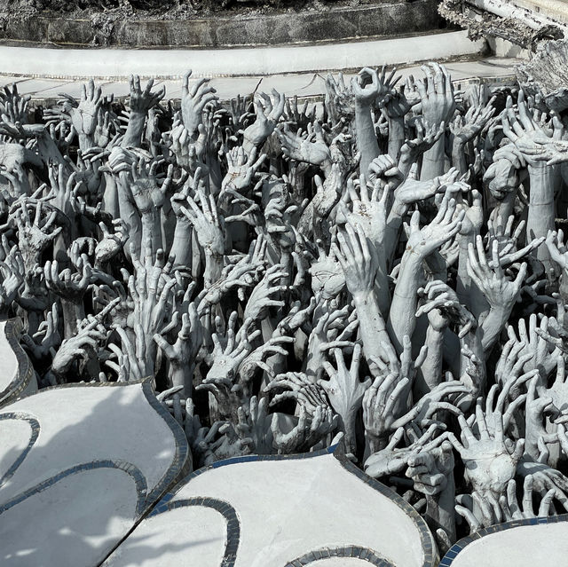 Chiang Rai's White Wonder: Wat Rong Khun