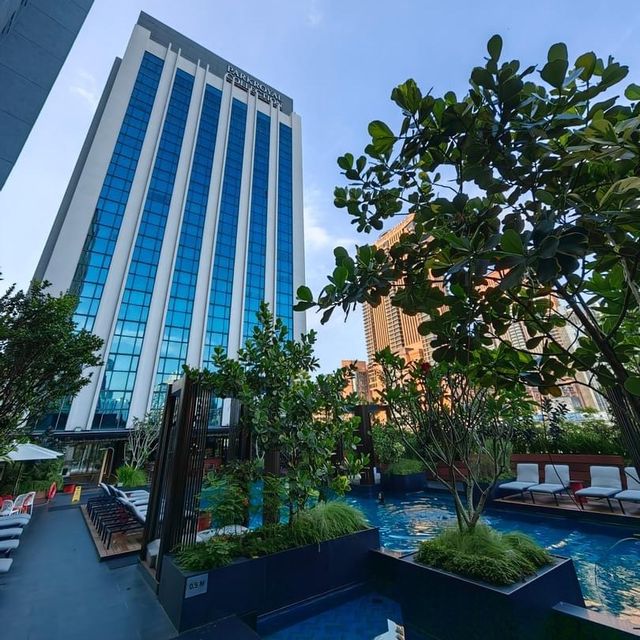 Parkroyal Collection