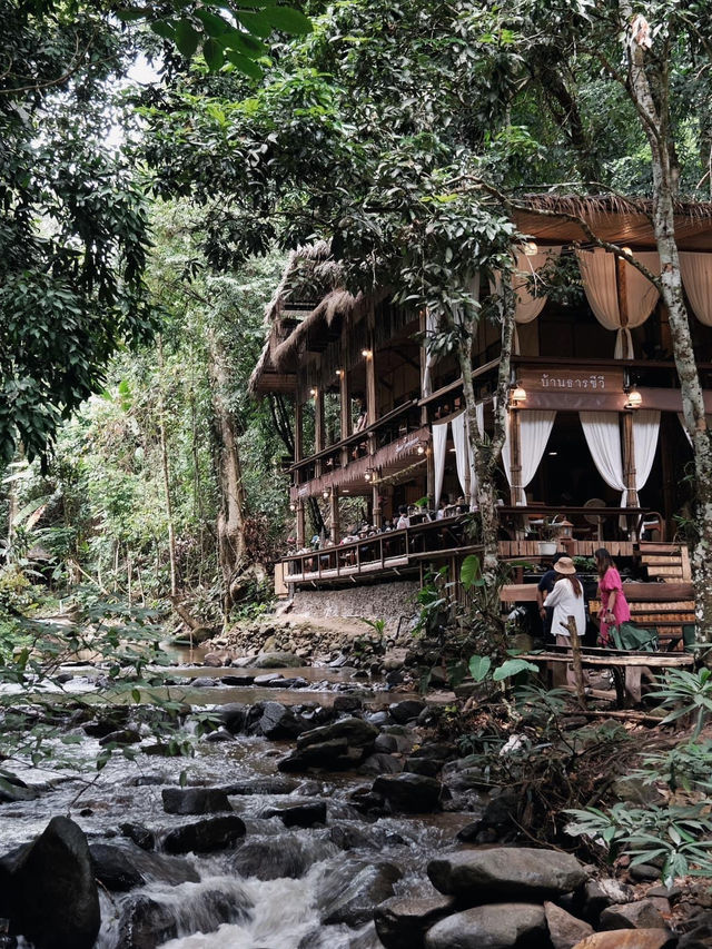บ้านธารชีวี โฮมสเตย์&คาเฟ่ 