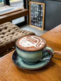 KK Coffee｜舒服感十足Cafe新店🍴拉花造型好有節日氣氛