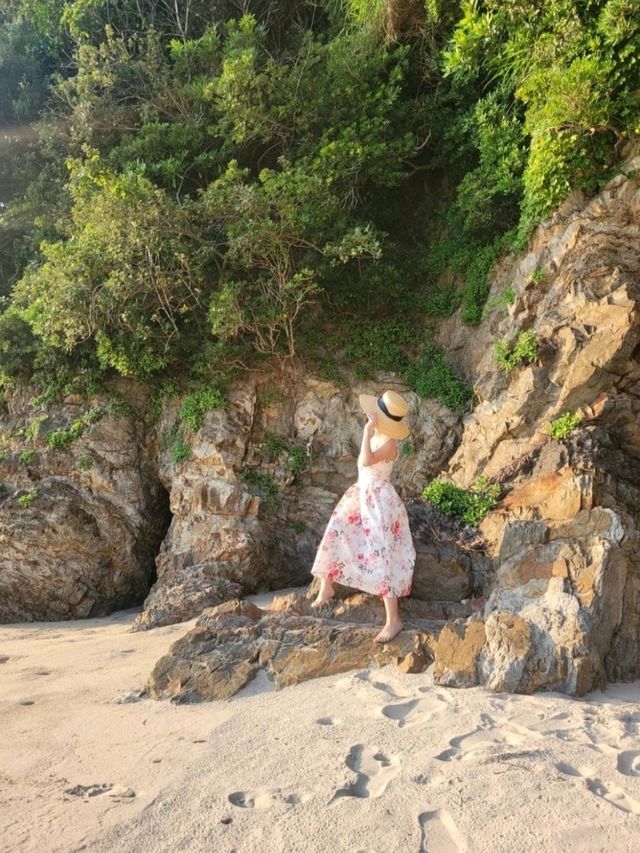 【三重/秘密のビーチ】透明度抜群✨地元民しか知らない。秘密のビーチ🏖️夕日もこんなに綺麗です！！