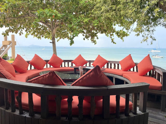 “บ้านพลอยเสม็ด” ร้านอาหารวิวสวยบนเกาะเสม็ด