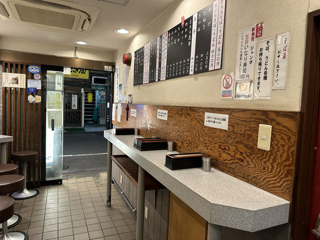 東京・新橋。『そば処 かめや』   