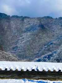 아름다운 한옥정자와 설산, ❄️ 눈 골짜기를 볼 수 있는 🍧 국내 겨울왕국 여행지 추천